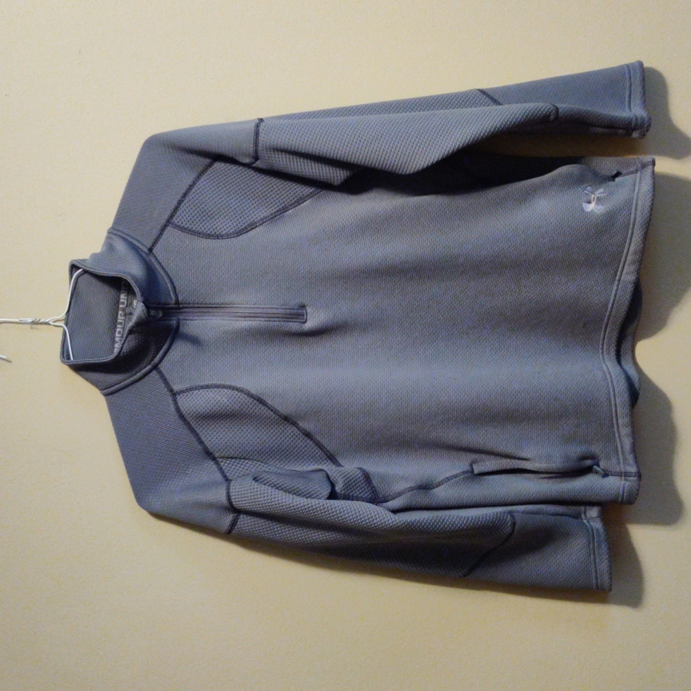 Under Armour Long Sleeve Half Zip Pullover Shirt EUC